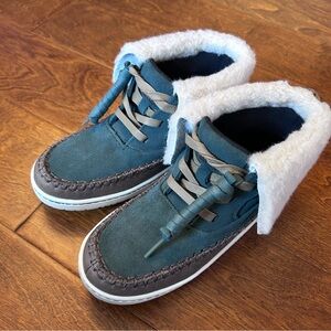 NEW Manitobah MUK LUKS Skoden Leather Shearling Ankle Boots Sage Brown Women 5